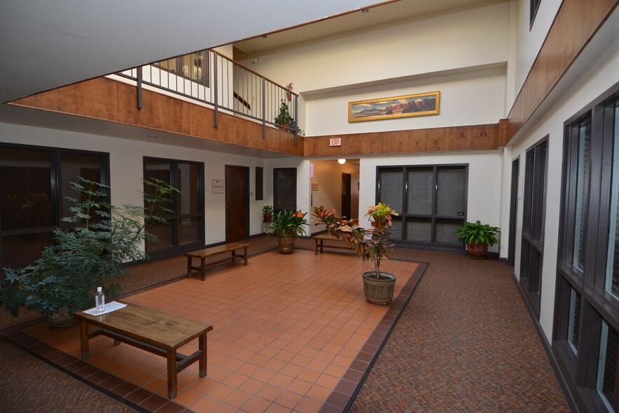 More Photos Of 114 N San Francisco St, Flagstaff Office For Lease