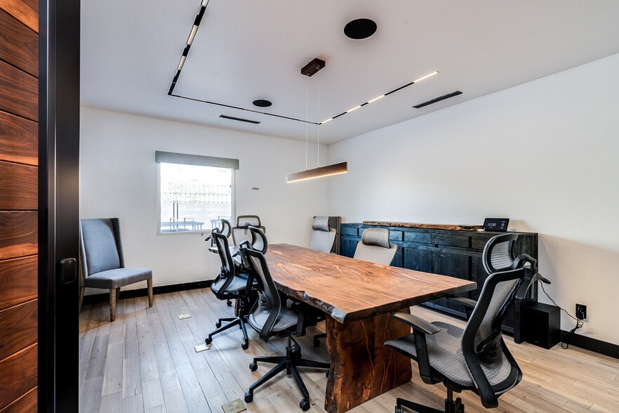 More Photos Of 1140 N Rosemont Blvd, Tucson Research And Development For Sale