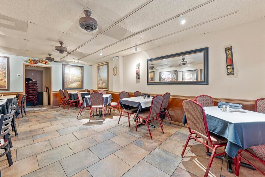 More Photos Of 7390 Shoal Line Blvd, Weeki Wachee Specialty For Sale