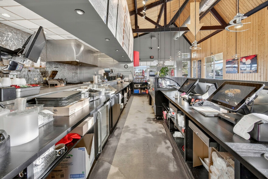 More Photos Of 100 W Troutman Pky, Fort Collins Restaurant For Lease