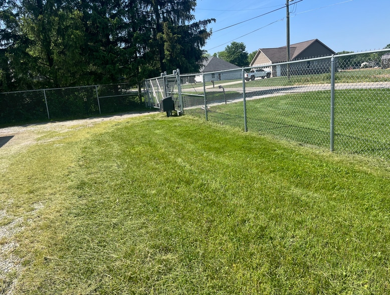 More Photos Of 1380 N 300 E, Anderson Self Storage For Sale