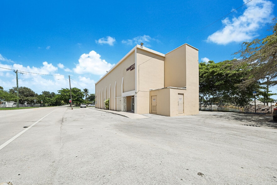 More Photos Of 680 Superior St, Opa-locka Lodge Meeting Hall For Sale