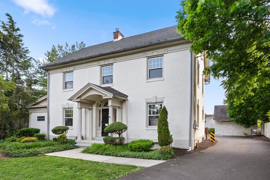 More Photos Of 184 W Main St, Trappe Office For Sale