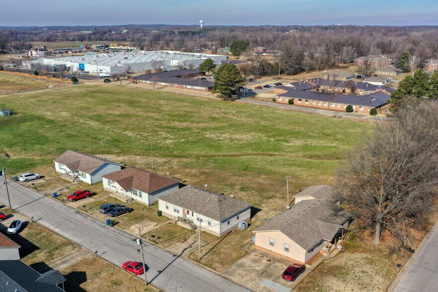 More Photos Of 2401 Viking Dr, Humboldt Apartments For Sale