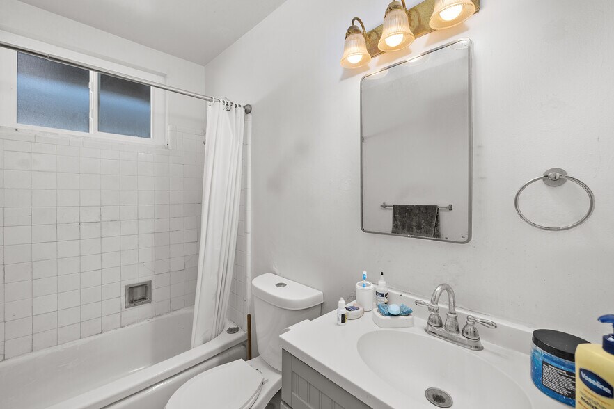 More Photos Of 2241-2247 Prospect St, National City Apartments For Sale