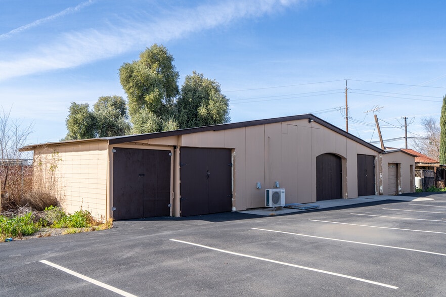 More Photos Of 8482 W Linne Rd, Tracy Winery Vineyard For Lease