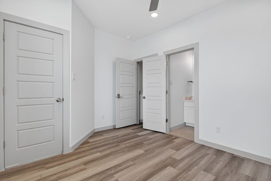 More Photos Of 3133 Cockrell Ave, Fort Worth Apartments For Sale