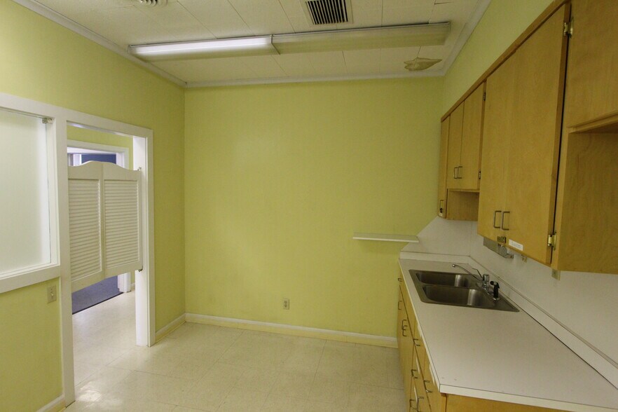 More Photos Of 1243 Ebenezer Rd, Rock Hill Medical For Lease