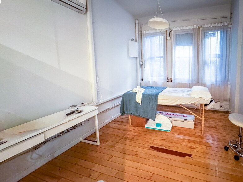 More Photos Of 27 E 21st St, New York Office For Lease