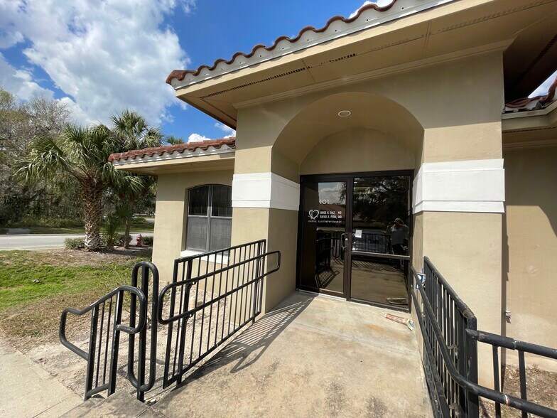 More Photos Of 601 E Dixie Ave, Leesburg Medical For Lease