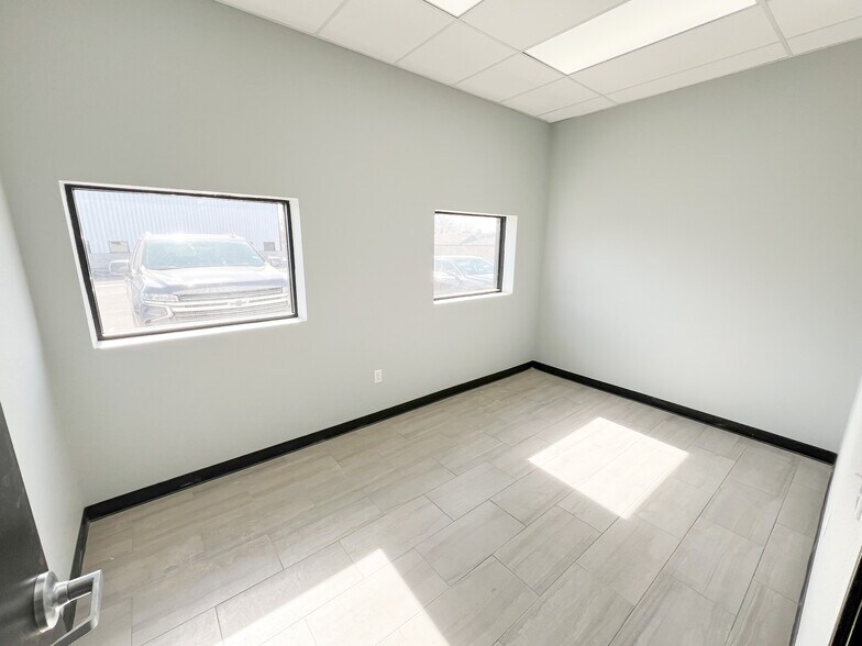 More Photos Of 1208 S Midland Dr, Midland Unknown For Lease