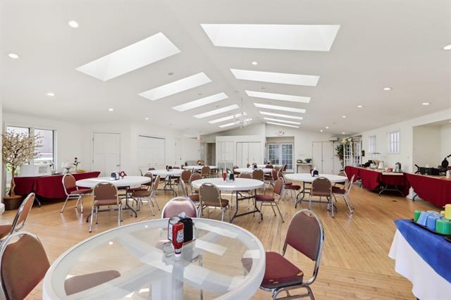 More Photos Of 926 River Rd, Wisconsin Dells Hotel For Sale