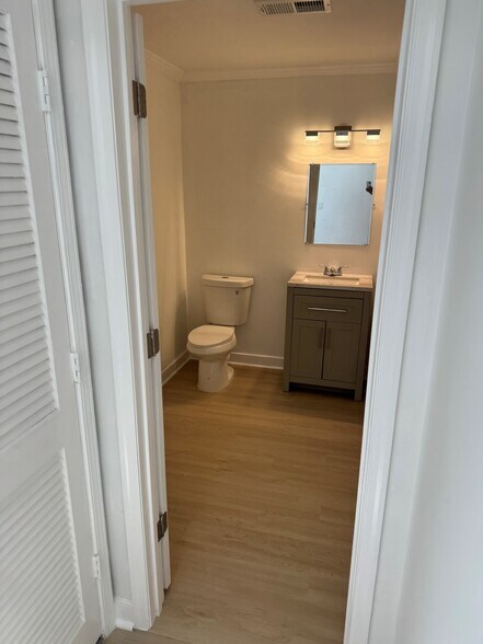 More Photos Of 236 Mustang Trl, Virginia Beach Office For Lease