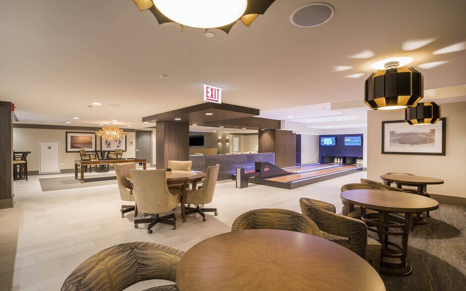 More Photos Of 801 S Financial Pl, Chicago Apartments For Lease