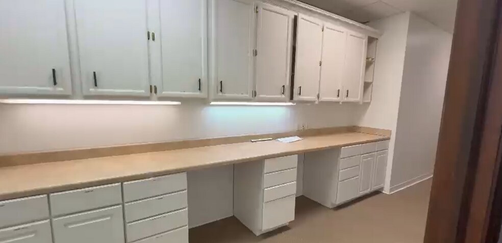 More Photos Of 11011 Jones Rd, Houston Office For Sale