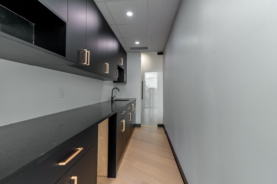 More Photos Of 1493 Foster St, White Rock Apartments For Sale