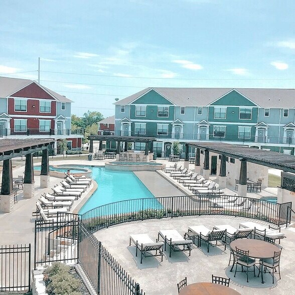 More Photos Of 2888 Nash St, Bryan Apartments For Sale