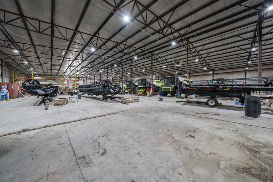 More Photos Of 46 Mccool Cres, Crossfield Warehouse For Sale