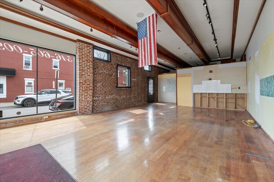 More Photos Of 281 Broadway, Bethpage General Retail For Lease