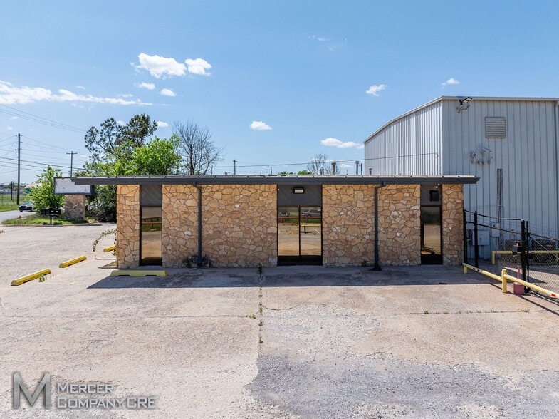 More Photos Of 1635 SE 29th St, Oklahoma City Warehouse For Lease
