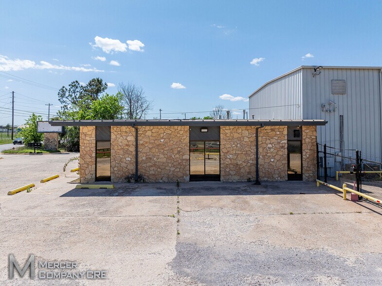 More Photos Of 1635 SE 29th St, Oklahoma City Warehouse For Sale