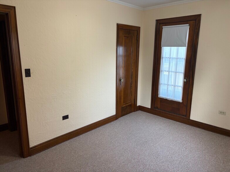 More Photos Of 1031 Columbus Ave, Sandusky Flex For Sale