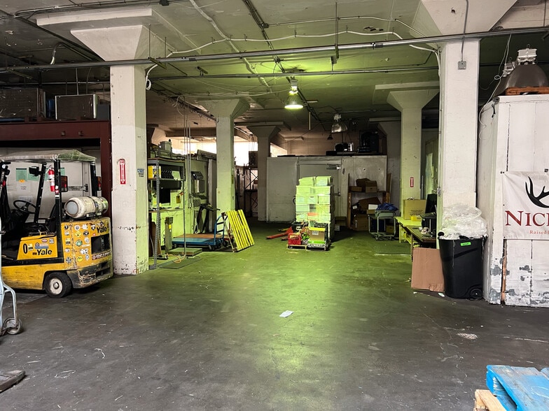 More Photos Of 223 SE 3rd Ave, Portland Warehouse For Sale
