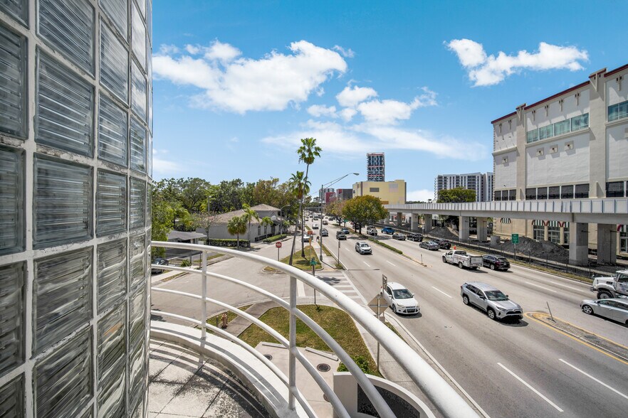 More Photos Of 2424 S Dixie Hwy, Coconut Grove Loft Creative Space For Sale