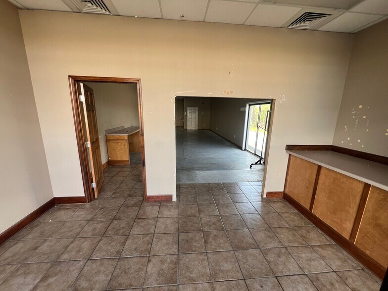 More Photos Of 2130-2146 Cobbs Ford Rd, Prattville Freestanding For Lease