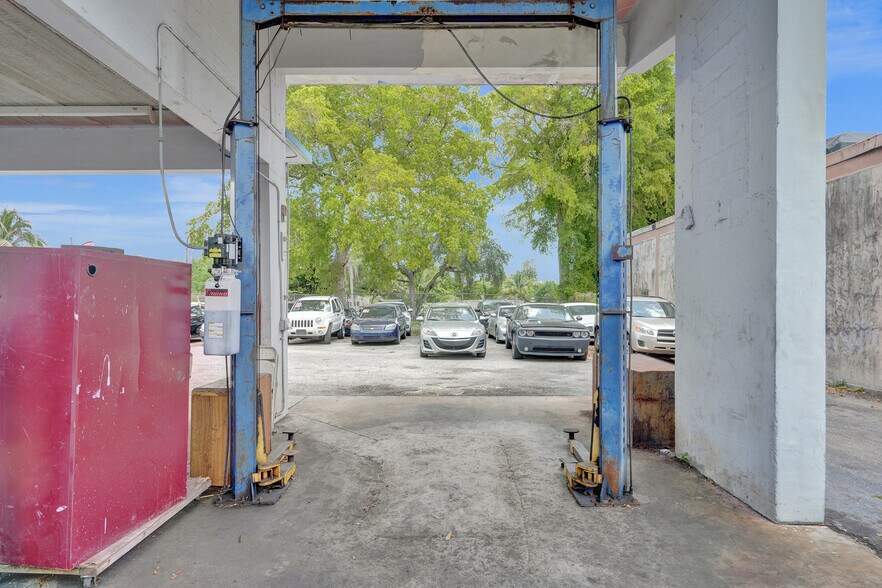More Photos Of 5350 N State Road 7, Fort Lauderdale Auto Repair For Lease