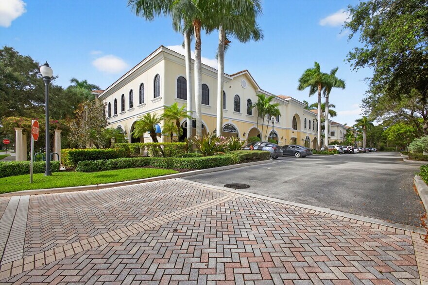 More Photos Of 641 University Blvd, Jupiter Medical For Sale