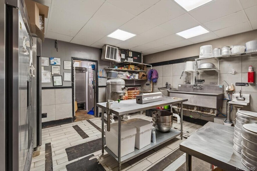 More Photos Of 125 N Main St, Hastings Restaurant For Sale