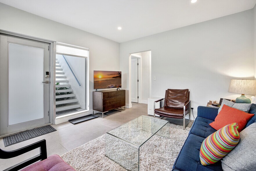 More Photos Of 625 NE 13th Ave, Fort Lauderdale Multifamily For Sale