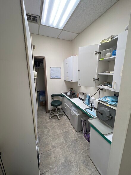 More Photos Of 1110 Pennsylvania Ave, Brooklyn Unknown For Lease