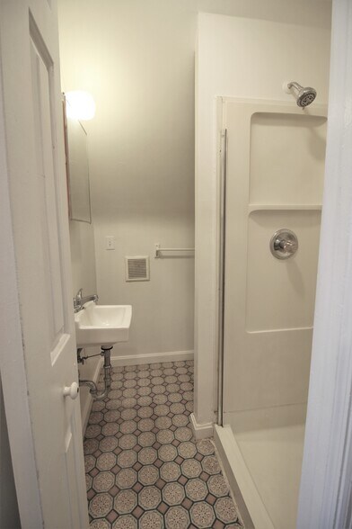 More Photos Of 344 Hodgson St, Oxford Apartments For Sale