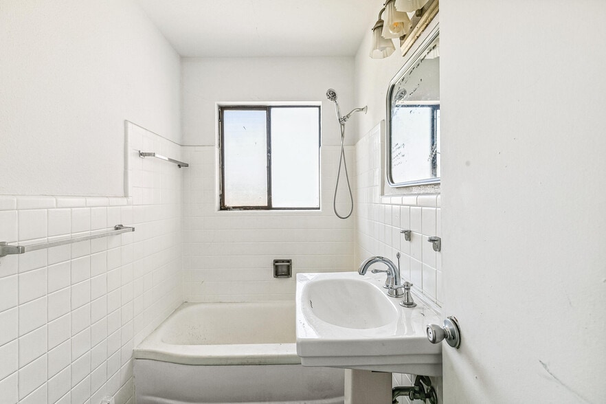 More Photos Of 1644 Pennsylvania St, Denver Apartments For Sale