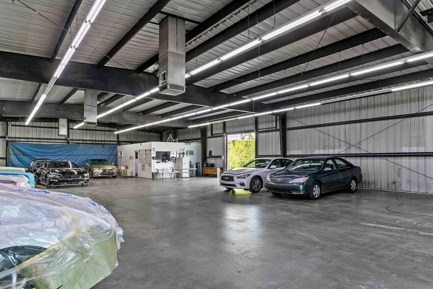 More Photos Of 11782 Sheldon St, Sun Valley Warehouse For Lease