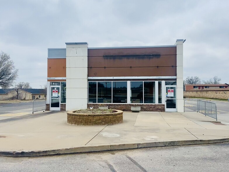 Primary Photo Of 1123 E US Highway 54, Kingman Fast Food For Sale