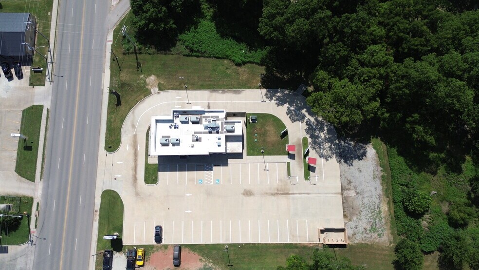 More Photos Of 901 E Main St, Tishomingo Fast Food For Sale