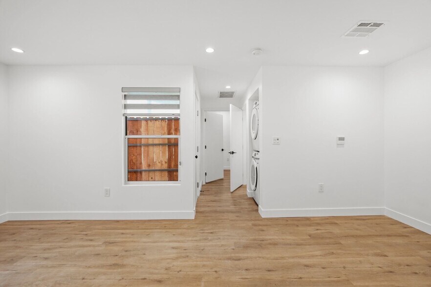 More Photos Of 2001 Penmar Ave, Venice Apartments For Sale