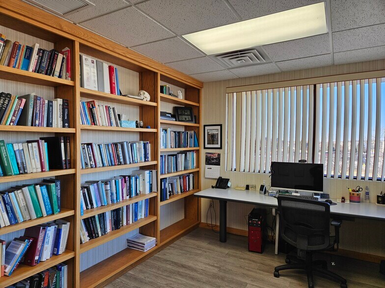 More Photos Of 4705 Towne Centre, Saginaw Medical For Sale