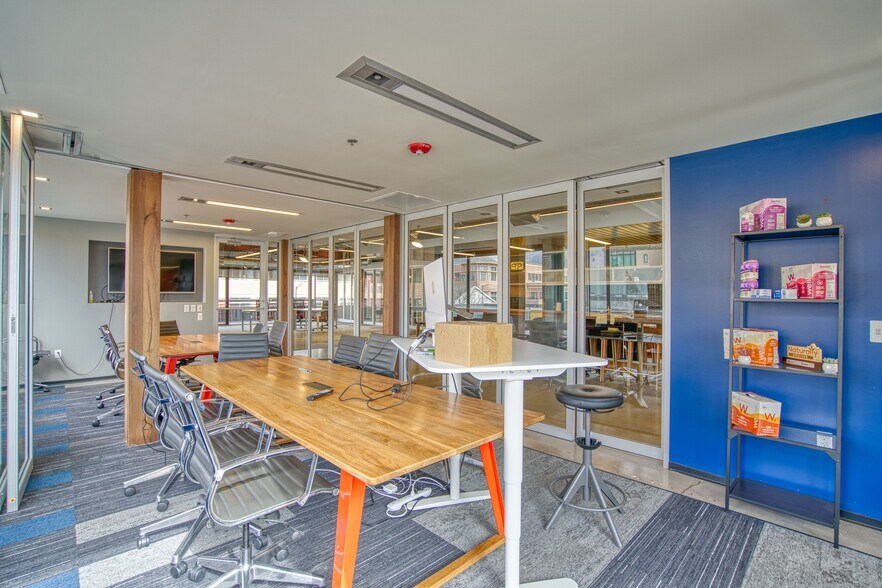 More Photos Of 1002 Walnut St, Boulder Office For Sale