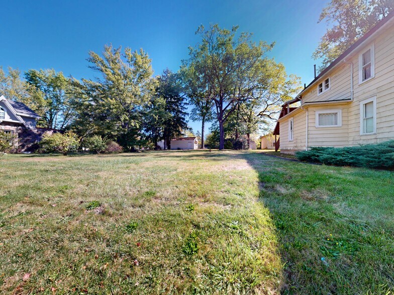 More Photos Of 4725 S Massillon Rd, Green Storefront Retail Office For Sale