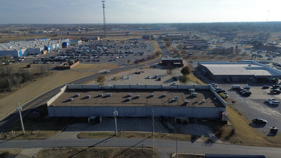 More Photos Of 1700-1716 S 1st St, Chickasha Unknown For Lease