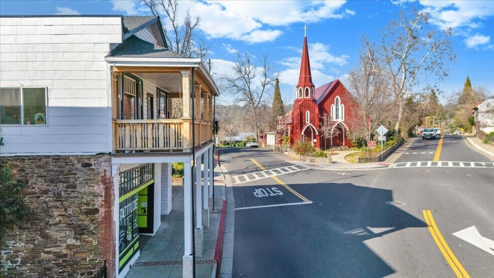 More Photos Of 134 N Washington St, Sonora Specialty For Sale