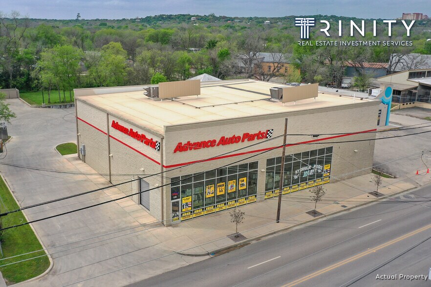 More Photos Of 510 S Guadalupe St, San Marcos Freestanding For Sale