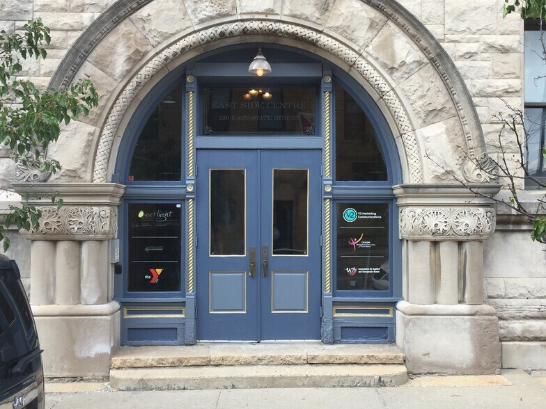 More Photos Of 220 E State St, Rockford Office For Lease