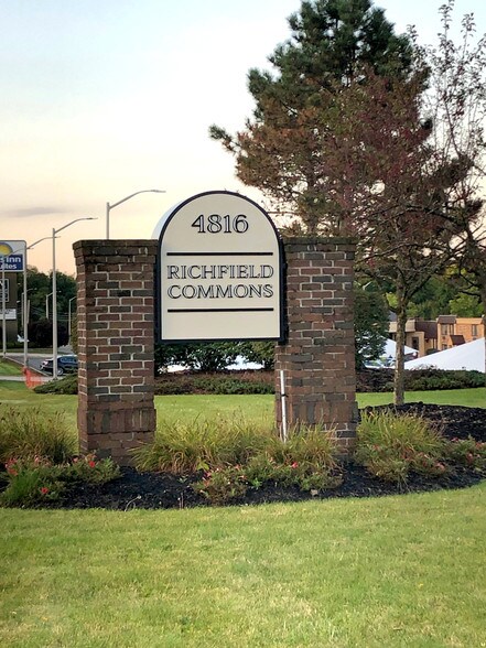 More Photos Of 4816 Brecksville Rd, Richfield Medical For Lease