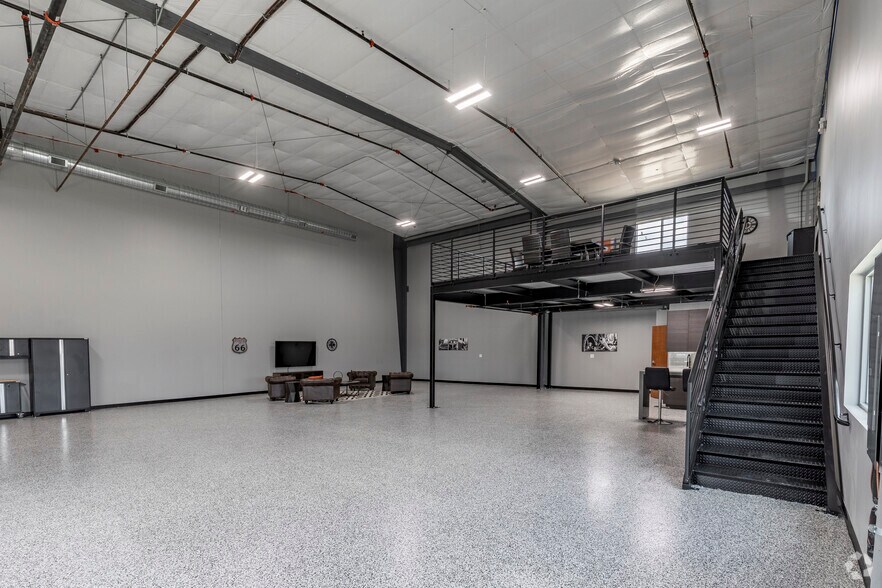 More Photos Of 7637 FM 3009, Schertz Light Distribution For Sale