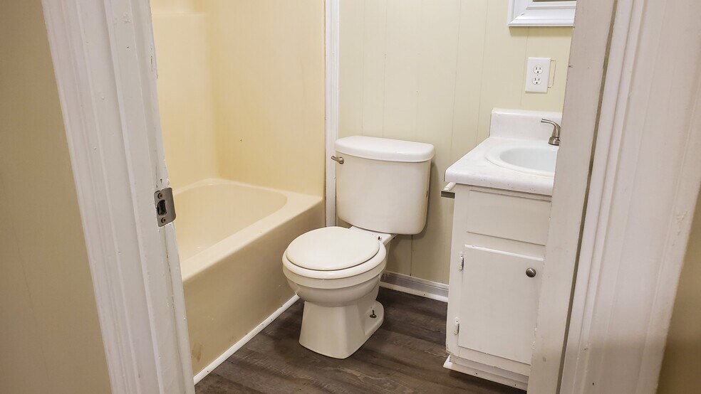 More Photos Of 120 2nd St, Winder Apartments For Sale